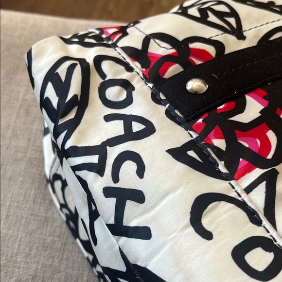 COACH Poppy Daisy Floral Graffiti Kyra Tote Bag 14.5”x10”x4” Preloved - Picture 15 of 17